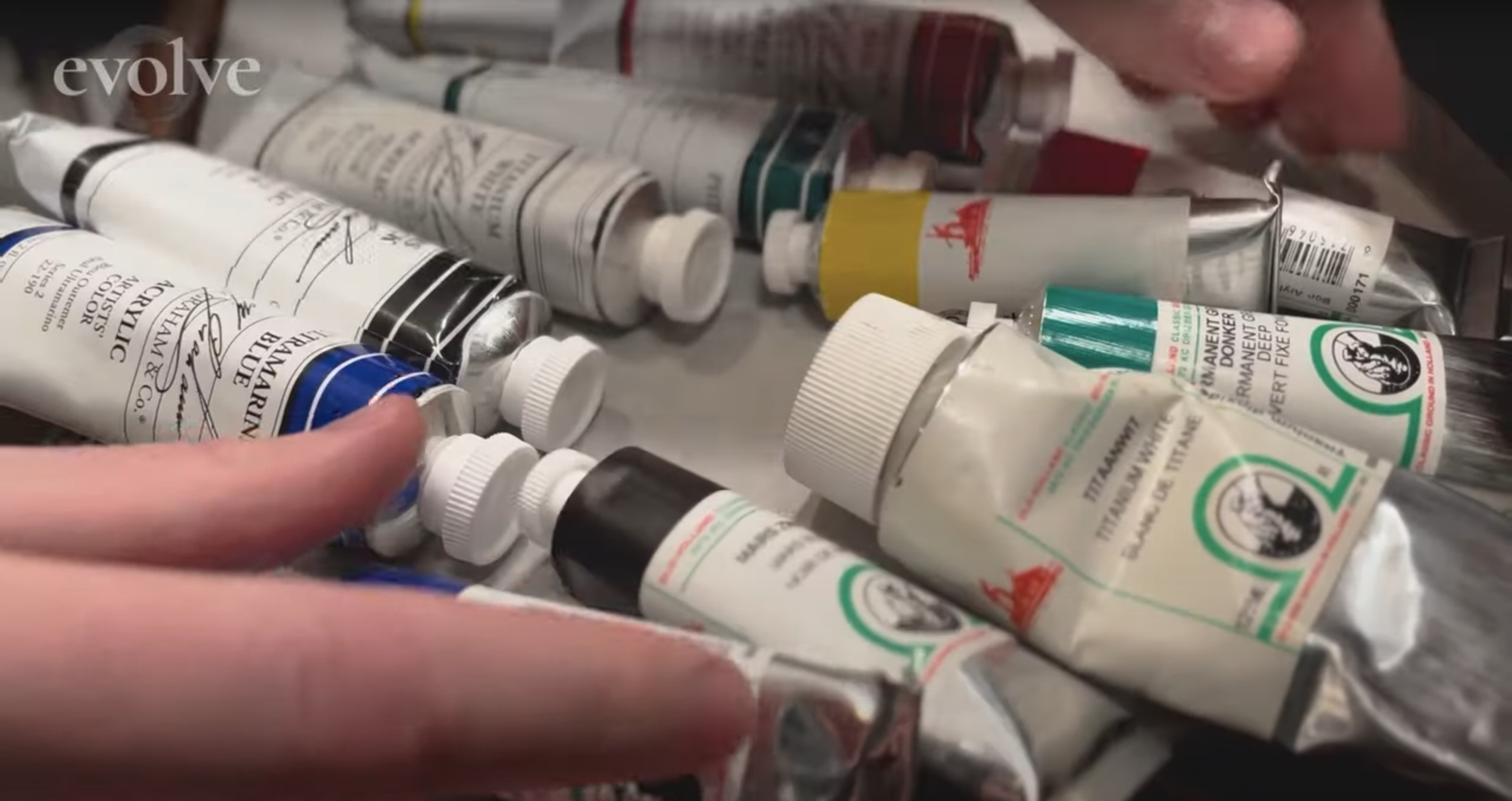 Daniel Folta of Evolve Artist will perform a gradient test to compare acrylic vs oil paints.